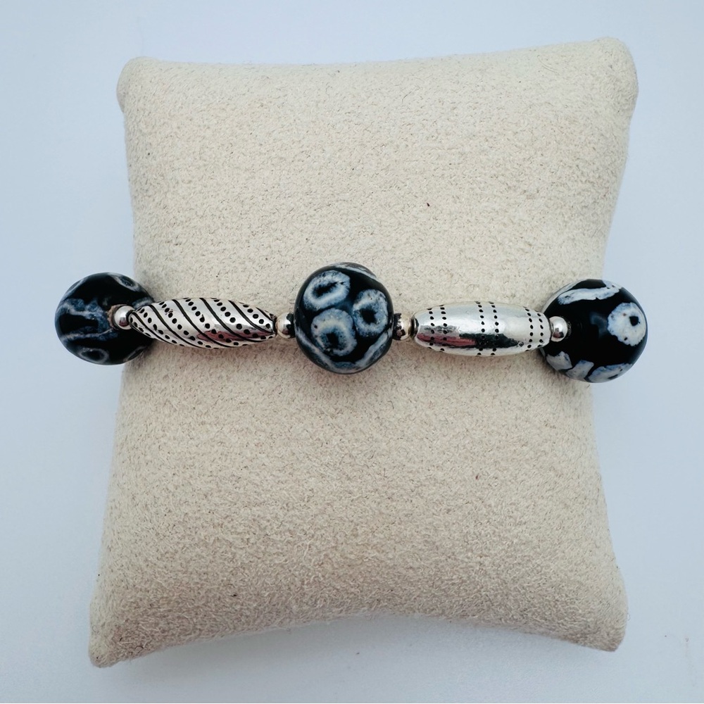 Vintage Brighton Kenya Black White Lampwork Glass Bead Charm Bracelet 8.5in Boho